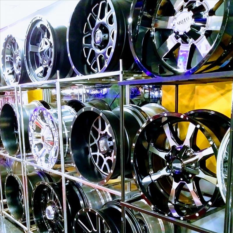 Chihuahua Tire Shop Aurora, IL