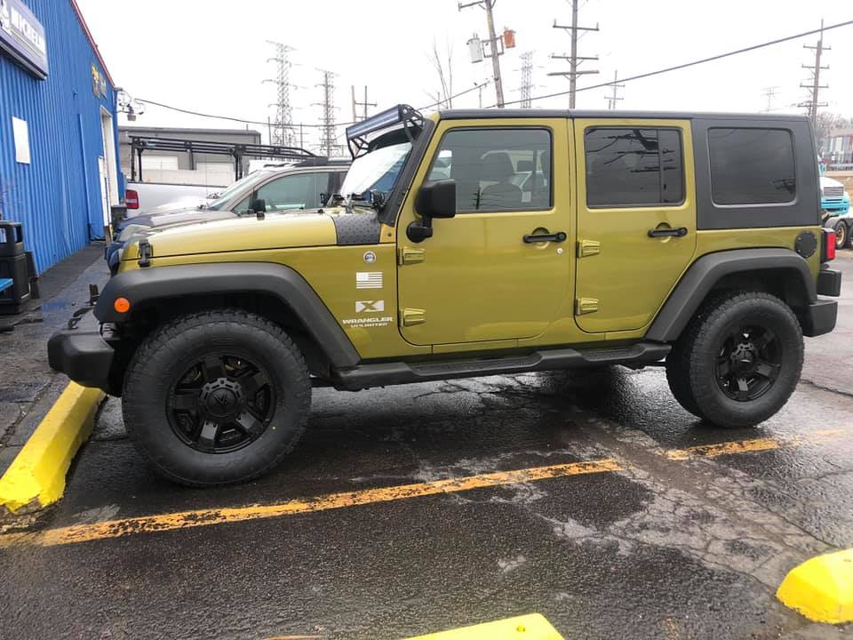 Chihuahua Tire Shop Aurora, IL